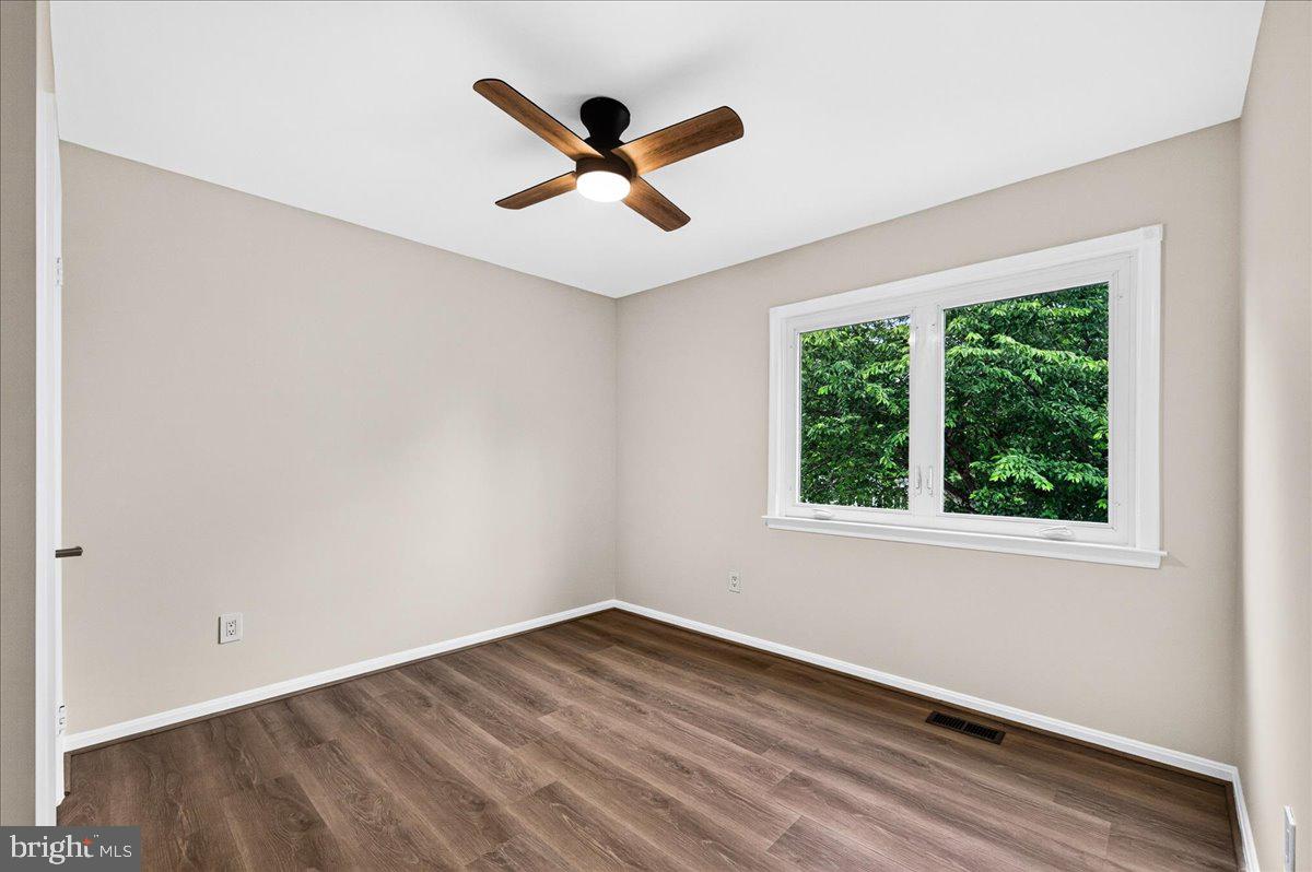11057 Bishopsgate Court Reston, VA 20194 - Photo 36 of 72 Second Bedroom