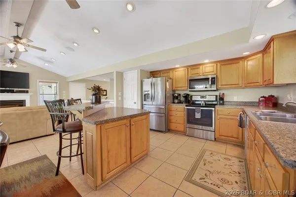$749,900 | 17111 East Seminole Drive, Rocky Mount, MO 65072