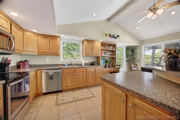 $749,900 | 17111 East Seminole Drive, Rocky Mount, MO 65072