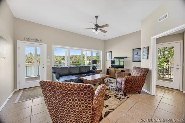 $749,900 | 17111 East Seminole Drive, Rocky Mount, MO 65072