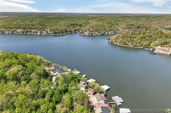$749,900 | 17111 East Seminole Drive, Rocky Mount, MO 65072
