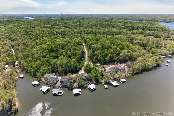 $749,900 | 17111 East Seminole Drive, Rocky Mount, MO 65072