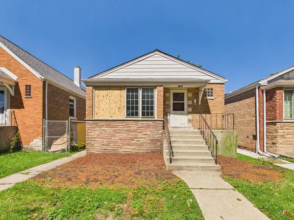 $265,000 | 5208 Long Avenue, Chicago, IL 60638