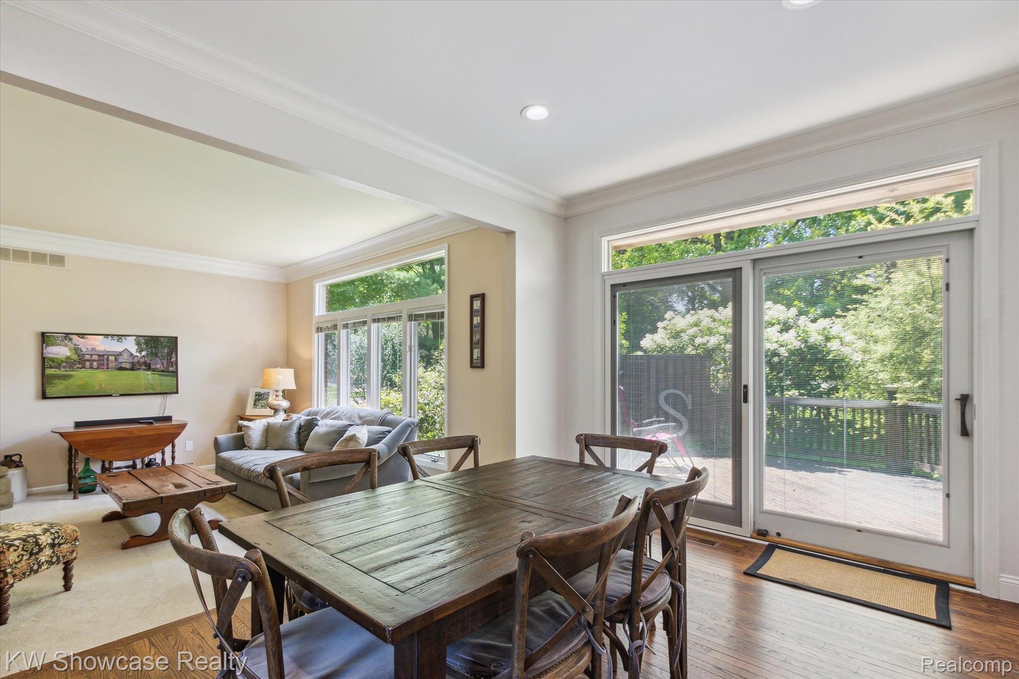 47647 Rochester Drive Novi, MI 48374 - Photo 13 of 36 The Breakfast Nook with easy access to the deck.