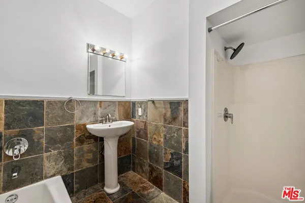 $6,750 | 153 Hollister Avenue, Santa Monica, CA 90405