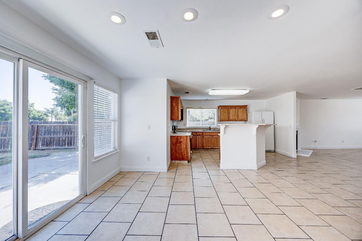 1219 Daybreak Drive Merced, CA 95348 - Photo 11 of 70 Gallery Image 11