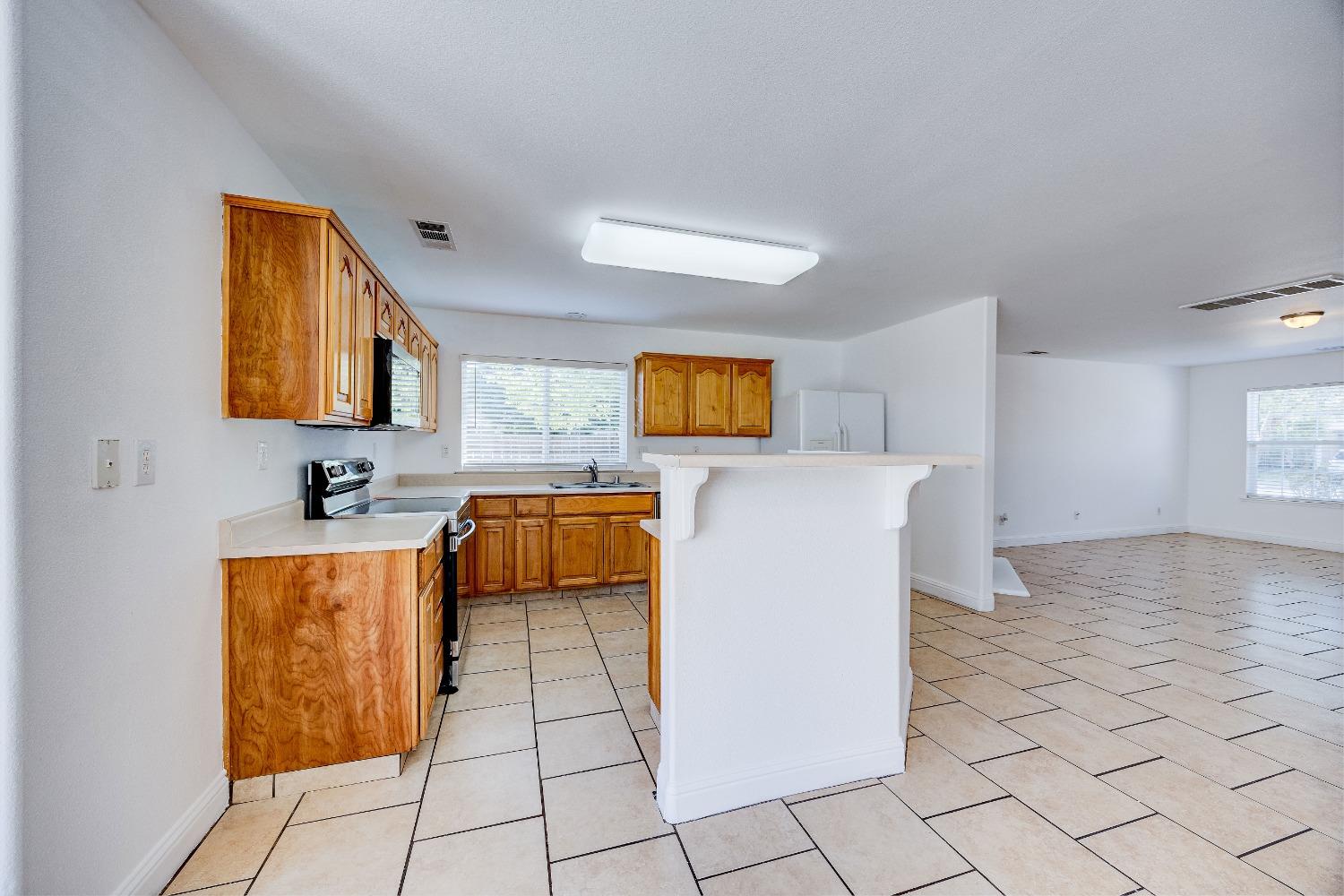 1219 Daybreak Drive Merced, CA 95348 - Photo 12 of 70 Gallery Image 12