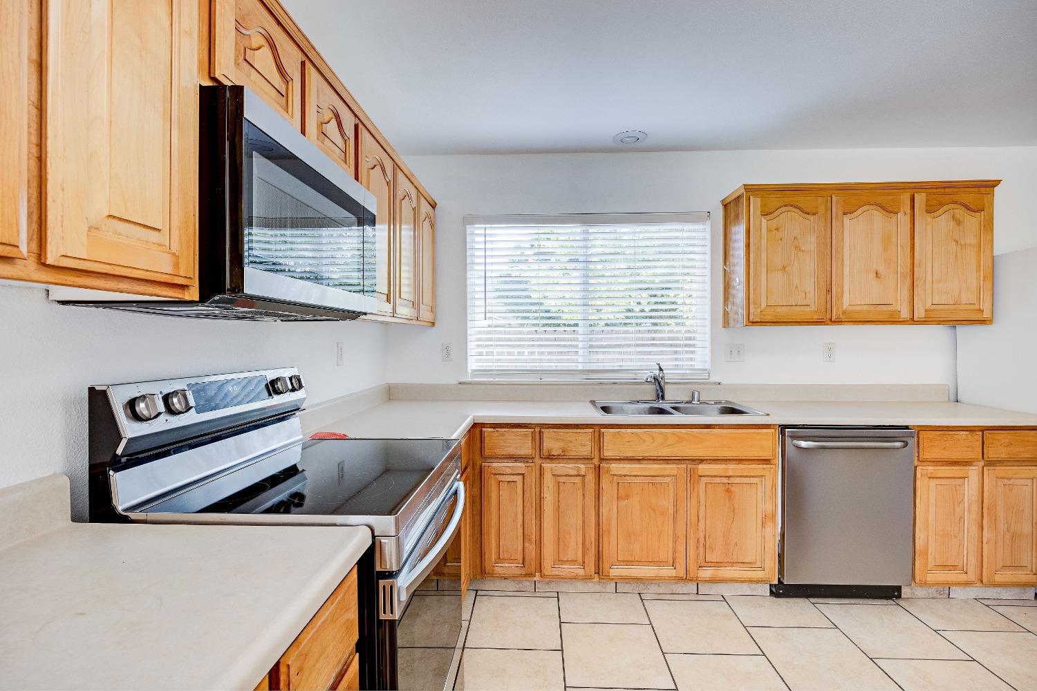 1219 Daybreak Drive Merced, CA 95348 - Photo 13 of 70 Gallery Image 13