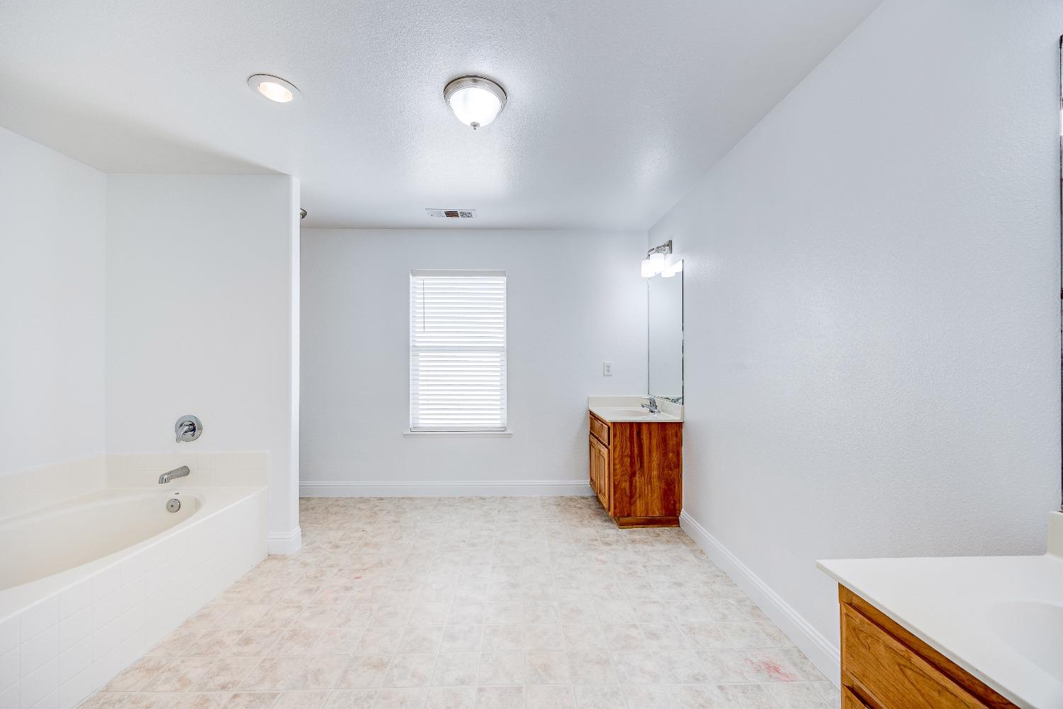 1219 Daybreak Drive Merced, CA 95348 - Photo 38 of 70 Gallery Image 38