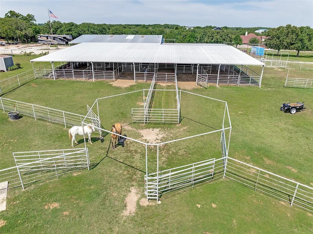 125 B Rolling Bnd Road Alvord, TX 76225 - Photo 4 of 34