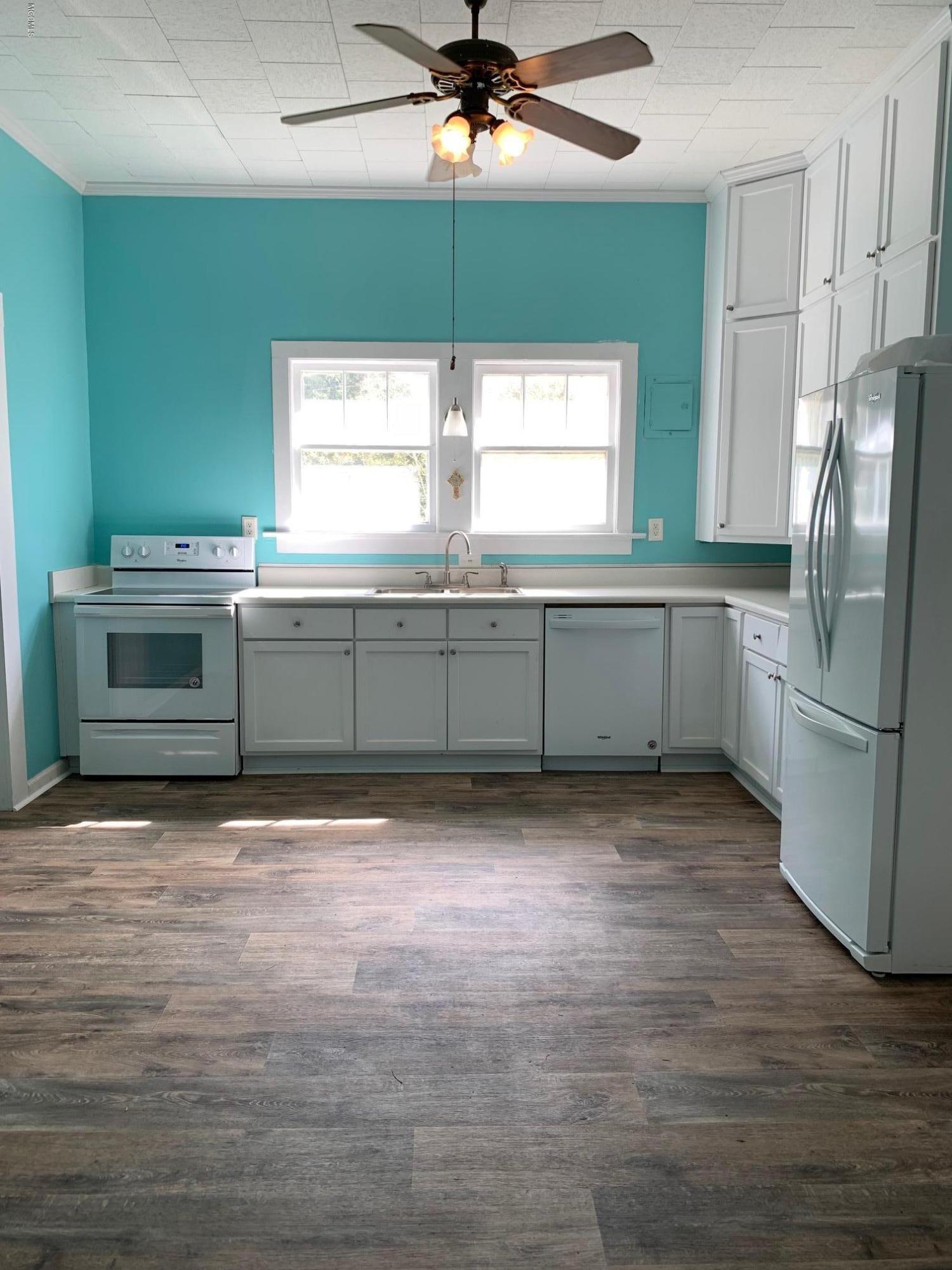 4607 Dutch Bayou Road Moss Point, MS 39563 - Photo 3 of 6 Kitchen
