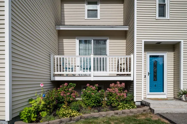 $420,000 | 4 Pine Meadows Drive, Exeter, NH 03833