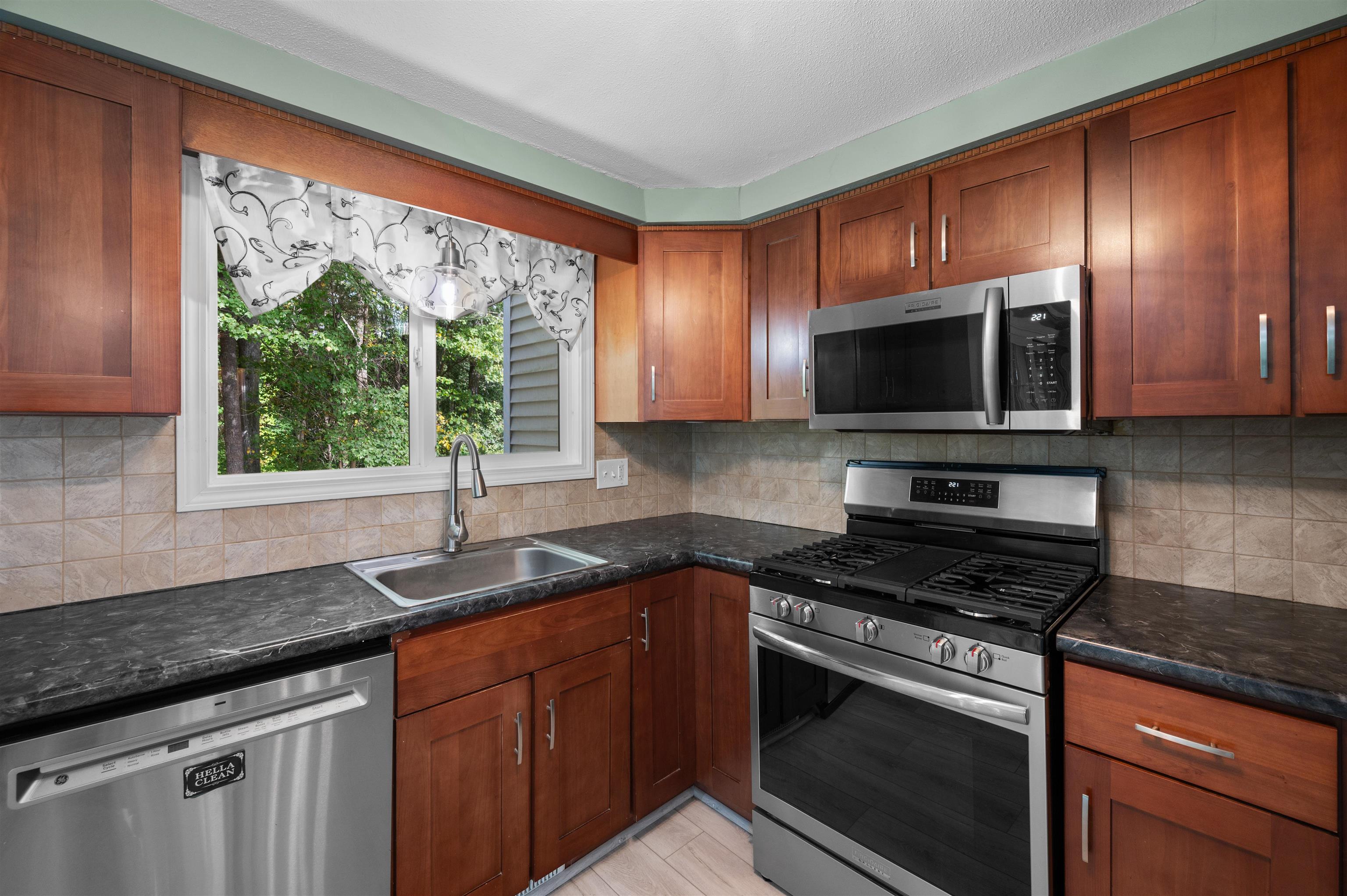 4 Pine Meadows Drive Exeter, NH 03833 - Photo 2 of 35 Gallery Image 2