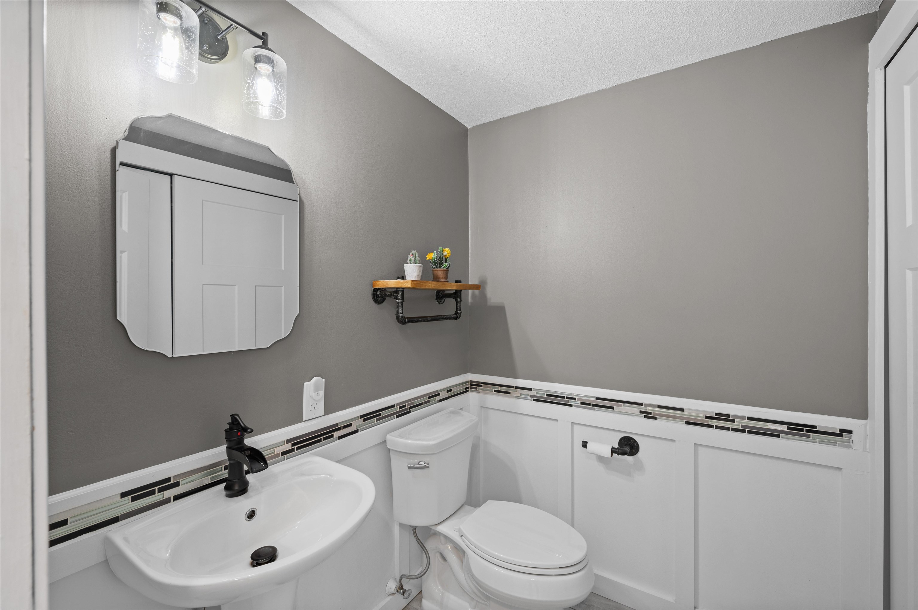 4 Pine Meadows Drive Exeter, NH 03833 - Photo 8 of 35 Gallery Image 8