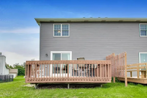 $249,900 | 912 Whitetail Lane, Sandwich, IL 60548