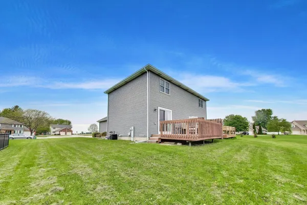 $249,900 | 912 Whitetail Lane, Sandwich, IL 60548