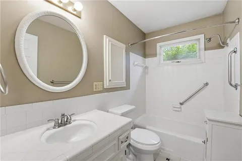 $375,000 | 9947 Ballentine Drive, Overland Park, KS 66214