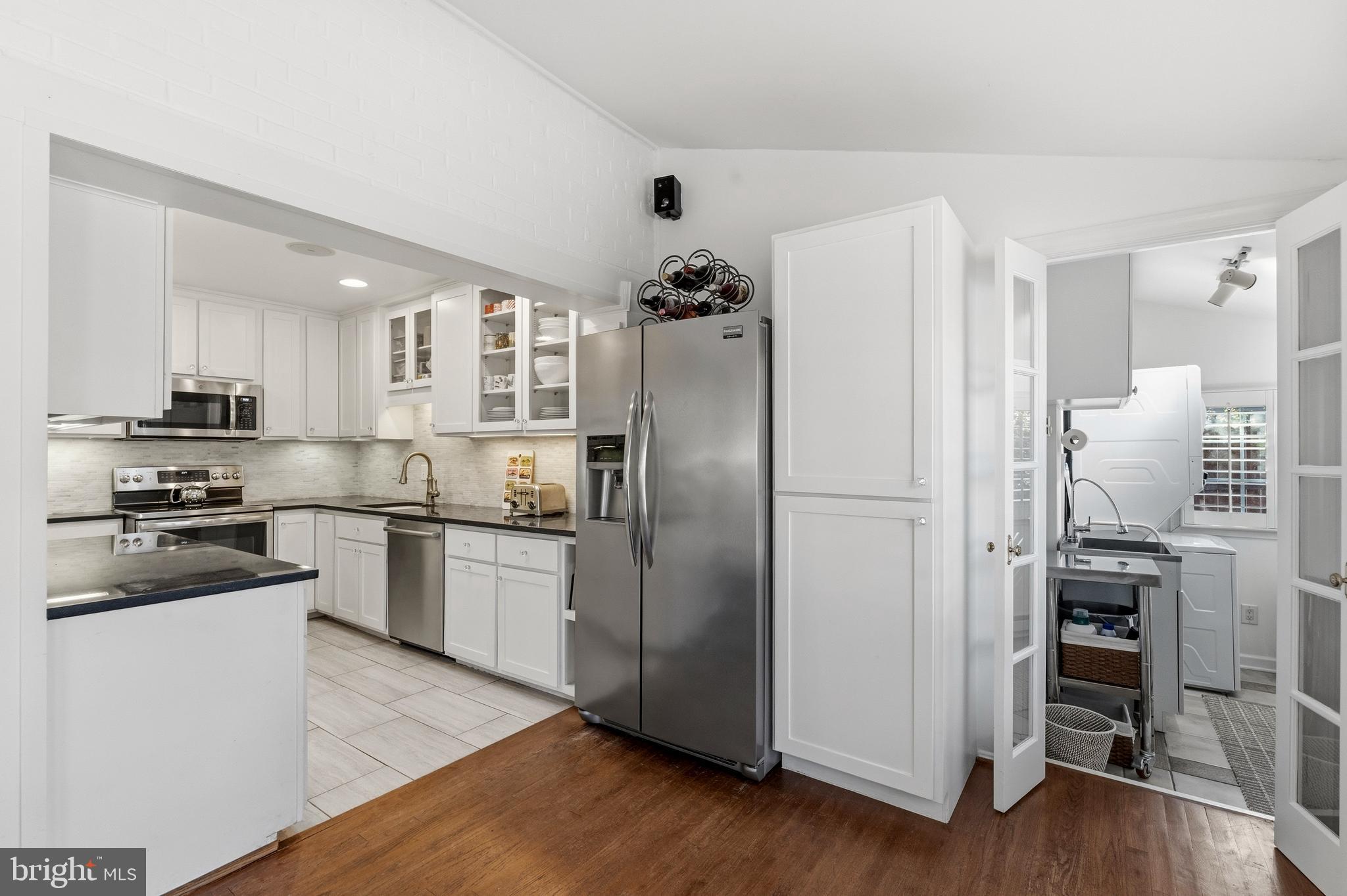 402 Skyhill Road Alexandria, VA 22314 - Photo 13 of 42