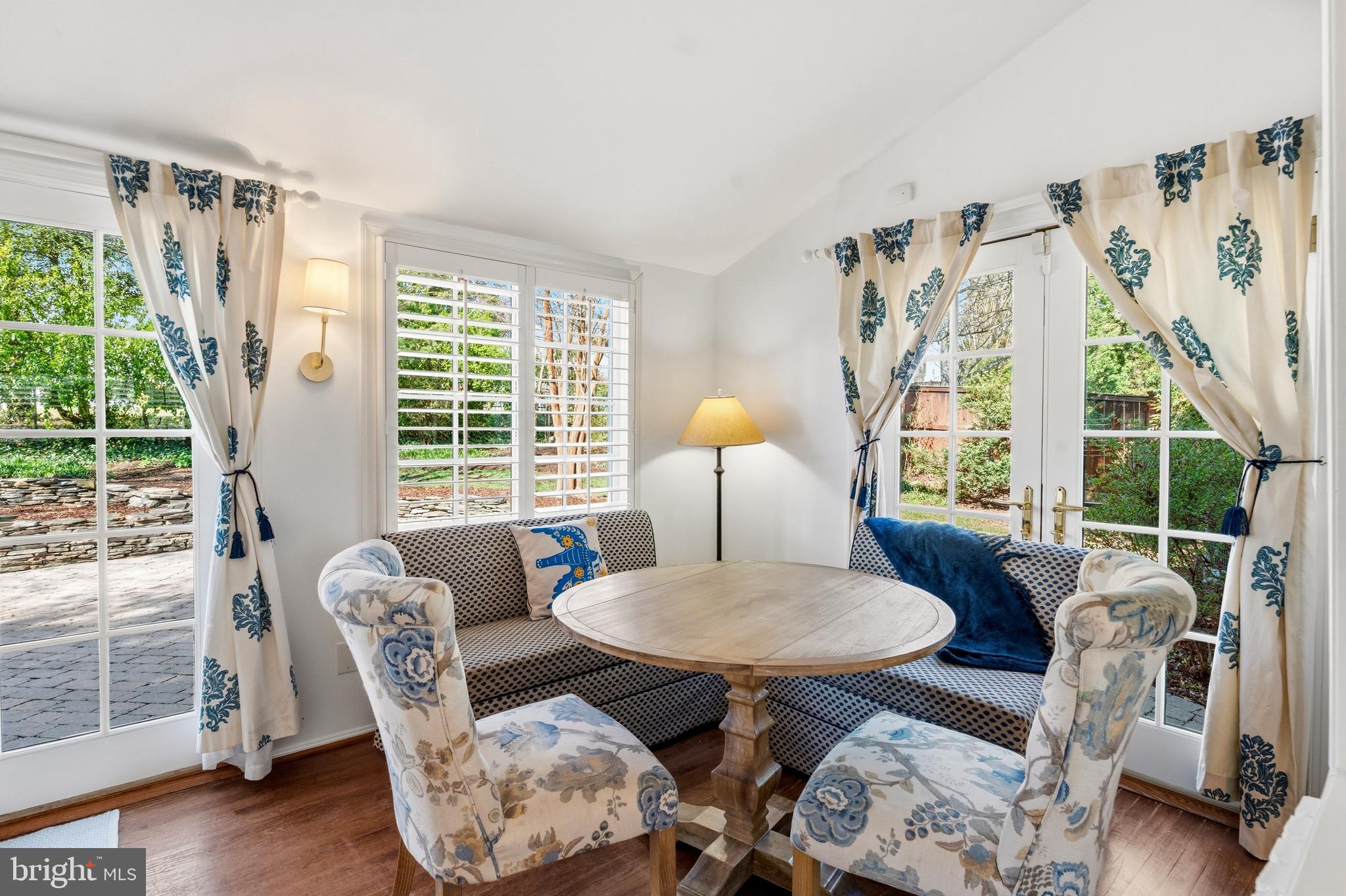 402 Skyhill Road Alexandria, VA 22314 - Photo 15 of 42 Breakfast nook