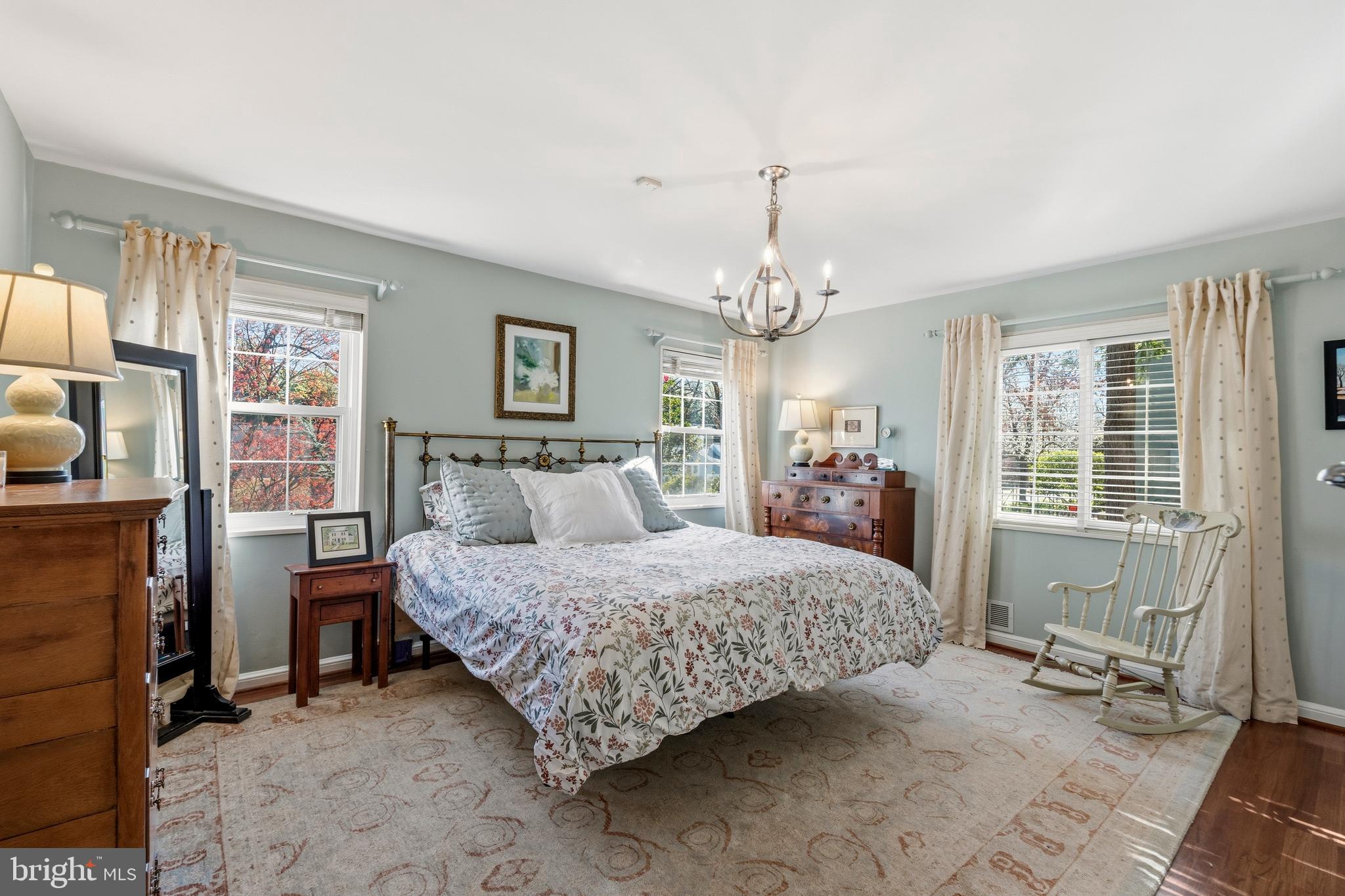 402 Skyhill Road Alexandria, VA 22314 - Photo 18 of 42 Primary bedroom