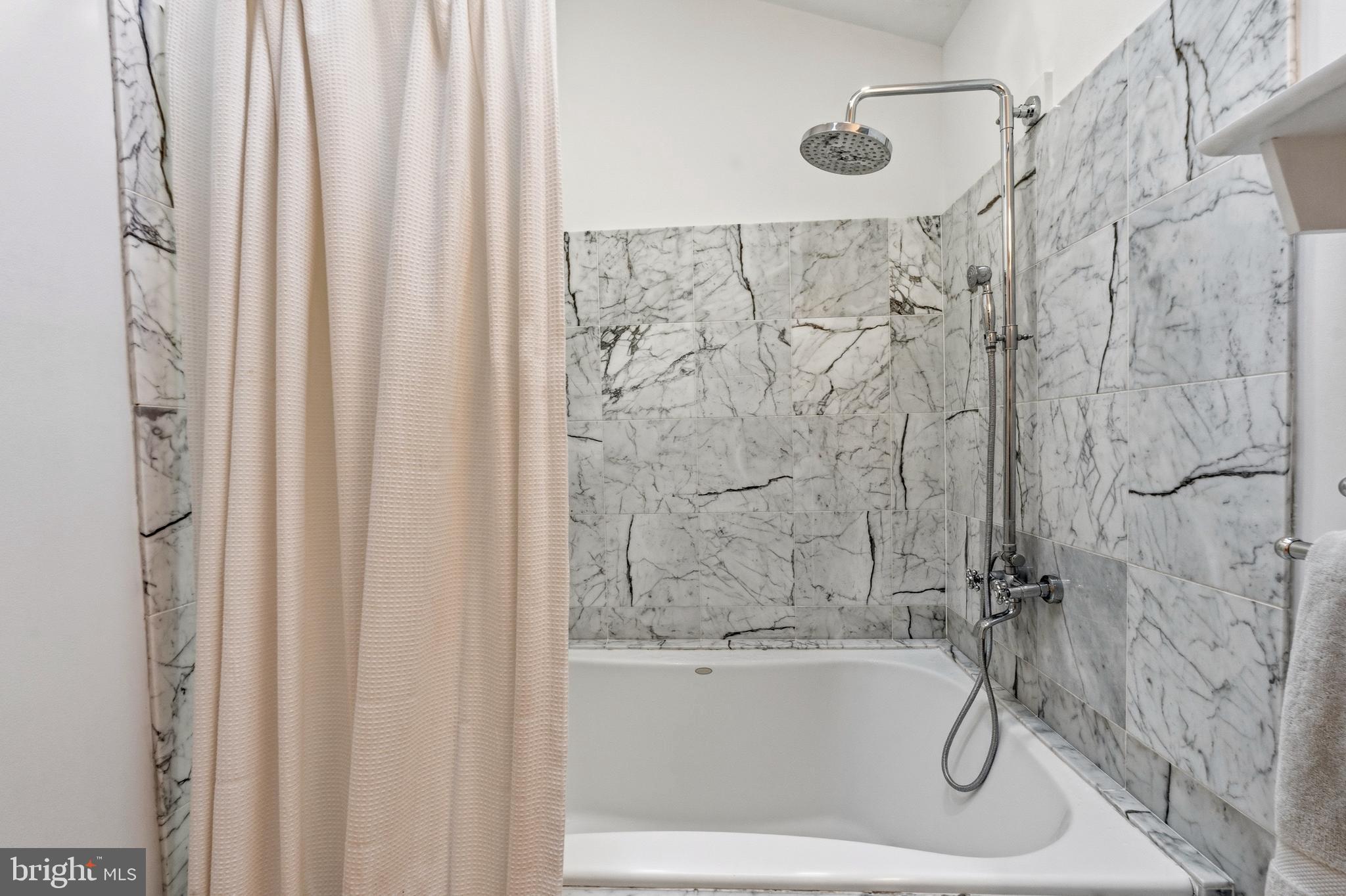 402 Skyhill Road Alexandria, VA 22314 - Photo 28 of 42 Full bath 2