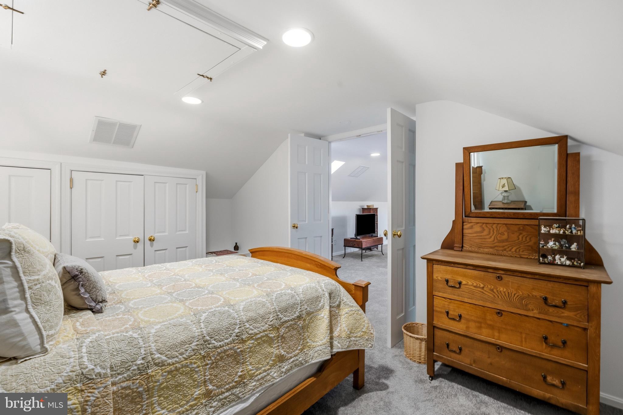 402 Skyhill Road Alexandria, VA 22314 - Photo 32 of 42 Bedroom 5