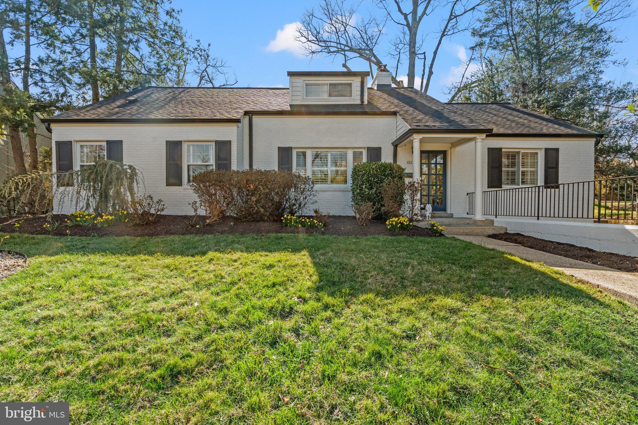 402 Skyhill Road Alexandria, VA 22314 - Photo 40 of 42 Beautiful curb appeal