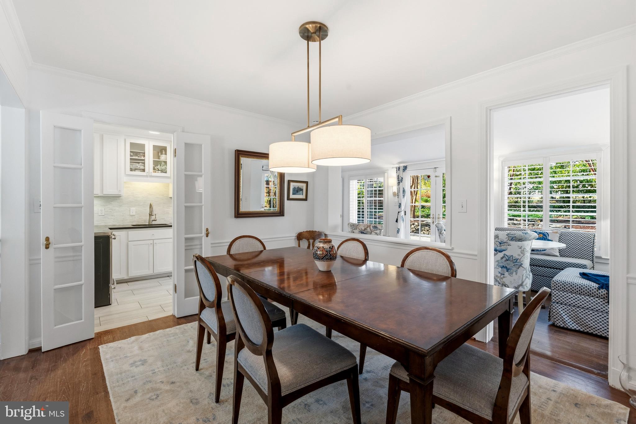 402 Skyhill Road Alexandria, VA 22314 - Photo 7 of 42 Formal dining room