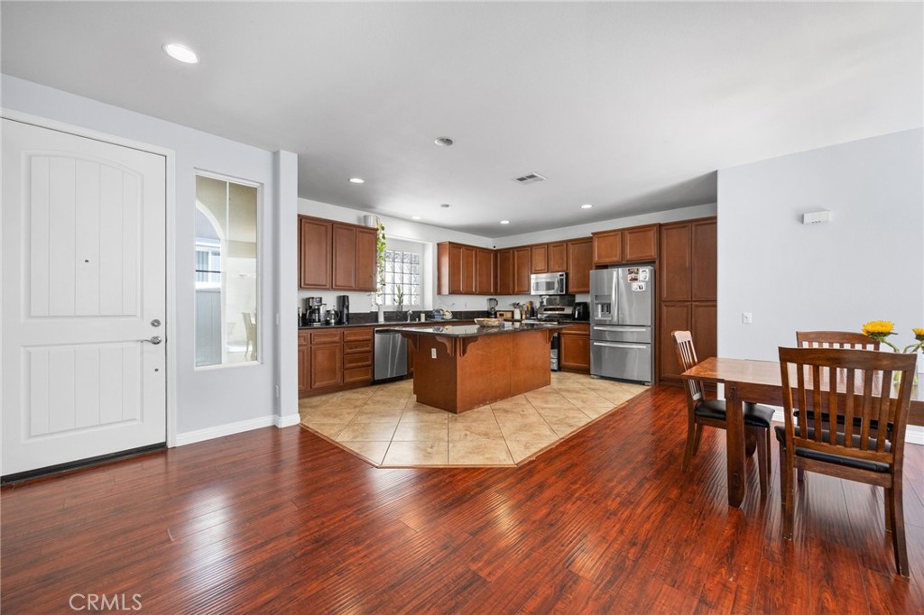 14554 Rochester Avenue Chino, CA 91710 - Photo 7 of 33