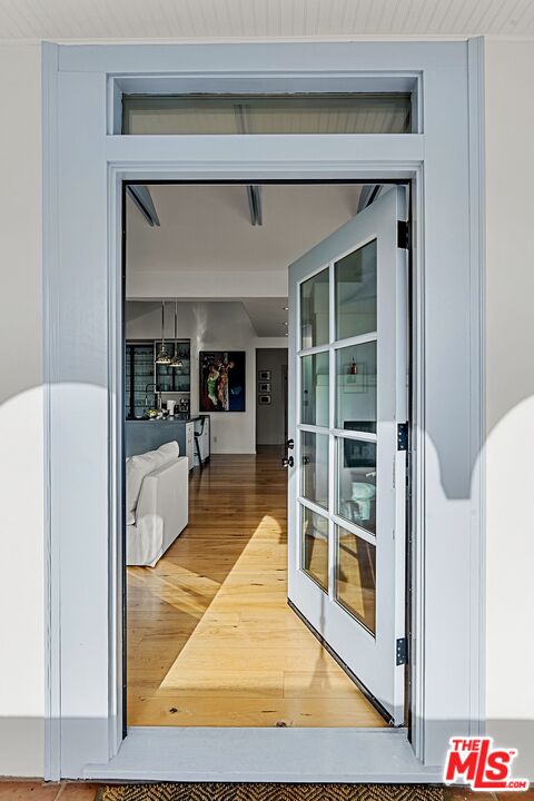 2002 Hillcrest Road Los Angeles, CA 90068 - Photo 10 of 38 Gallery Image 10