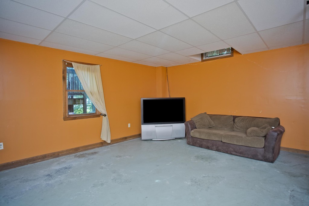 845 Wilbraham Road Springfield, MA 01109 - Photo 17 of 21 Gallery Image 17