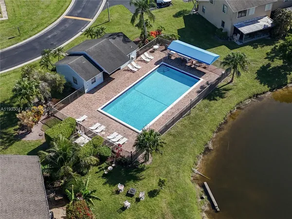 $319,750 | 5694 Northpointe Lane, Boynton Beach, FL 33437