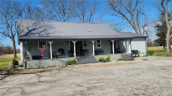 $567,000 | 488 West 640th Avenue, Girard, KS 66743