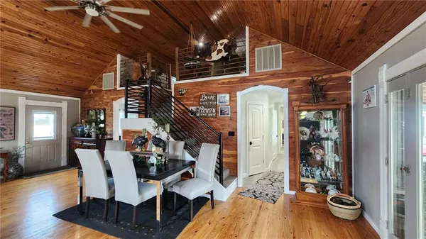 $567,000 | 488 West 640th Avenue, Girard, KS 66743