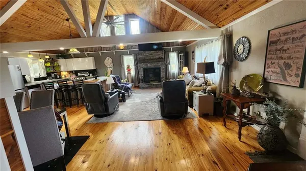 $567,000 | 488 West 640th Avenue, Girard, KS 66743