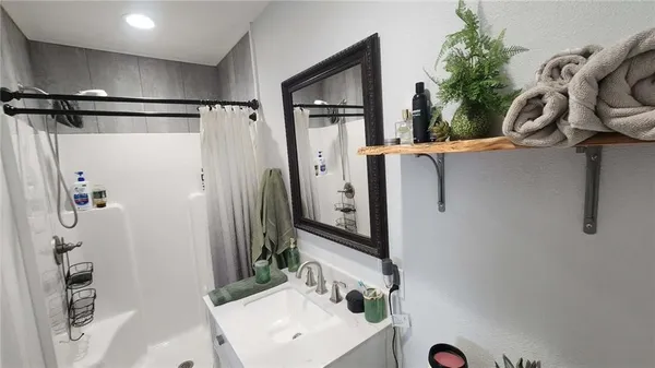 $567,000 | 488 West 640th Avenue, Girard, KS 66743