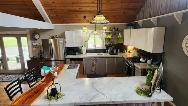 $567,000 | 488 West 640th Avenue, Girard, KS 66743