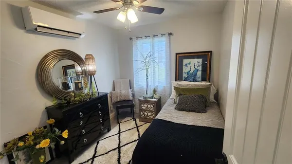 $567,000 | 488 West 640th Avenue, Girard, KS 66743