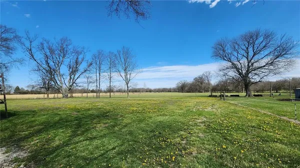 $567,000 | 488 West 640th Avenue, Girard, KS 66743