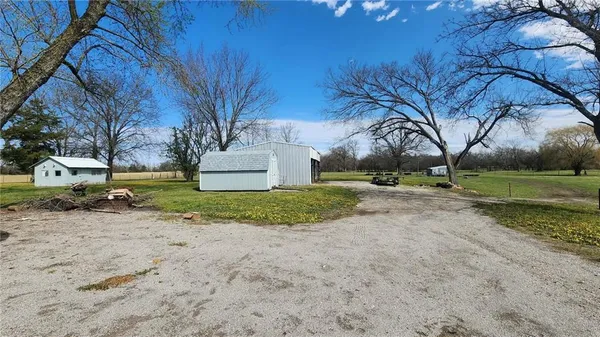$567,000 | 488 West 640th Avenue, Girard, KS 66743