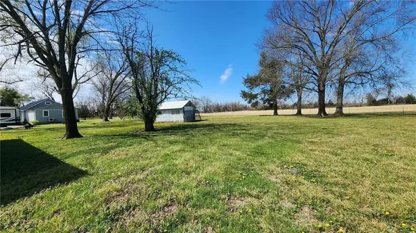 $567,000 | 488 West 640th Avenue, Girard, KS 66743