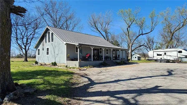 $567,000 | 488 West 640th Avenue, Girard, KS 66743