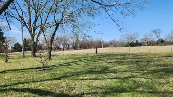 $567,000 | 488 West 640th Avenue, Girard, KS 66743