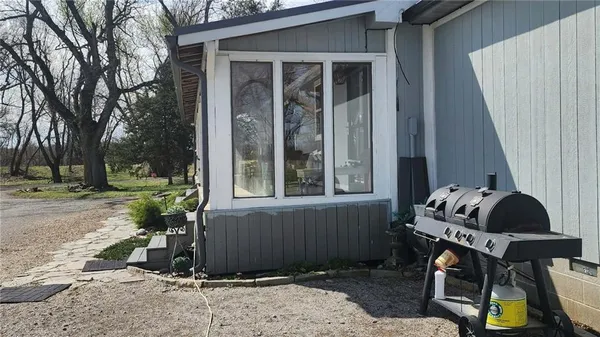 $567,000 | 488 West 640th Avenue, Girard, KS 66743