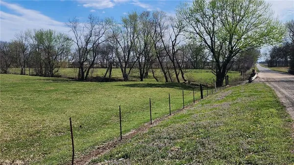 $567,000 | 488 West 640th Avenue, Girard, KS 66743