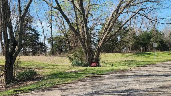 $567,000 | 488 West 640th Avenue, Girard, KS 66743