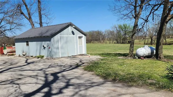 $567,000 | 488 West 640th Avenue, Girard, KS 66743