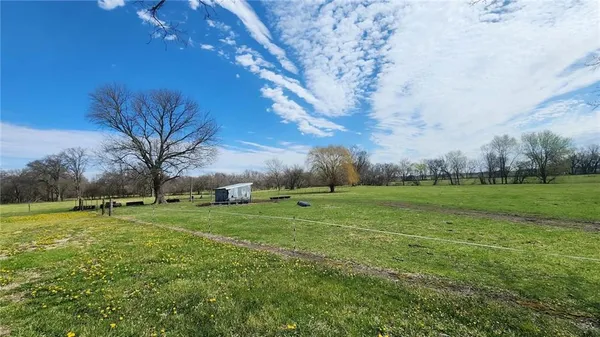 $567,000 | 488 West 640th Avenue, Girard, KS 66743