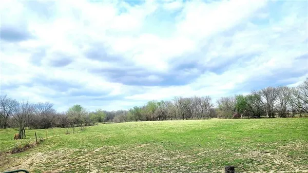 $567,000 | 488 West 640th Avenue, Girard, KS 66743