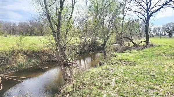 $567,000 | 488 West 640th Avenue, Girard, KS 66743